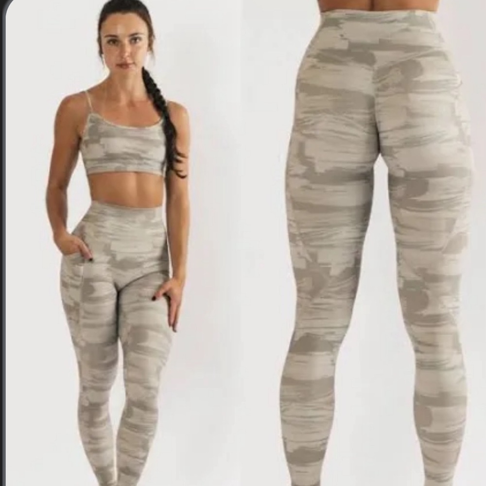 Alphalete surface power leggings